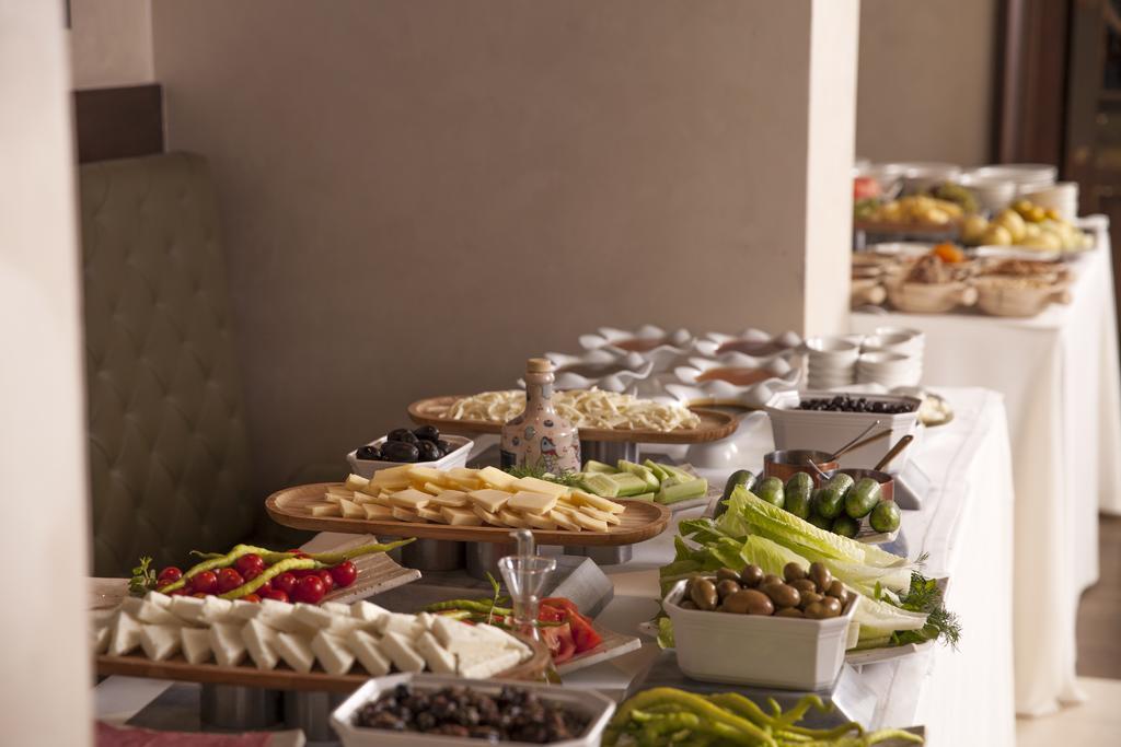 ホテル 10 Karakoy イスタンブール エクステリア 写真 A buffet