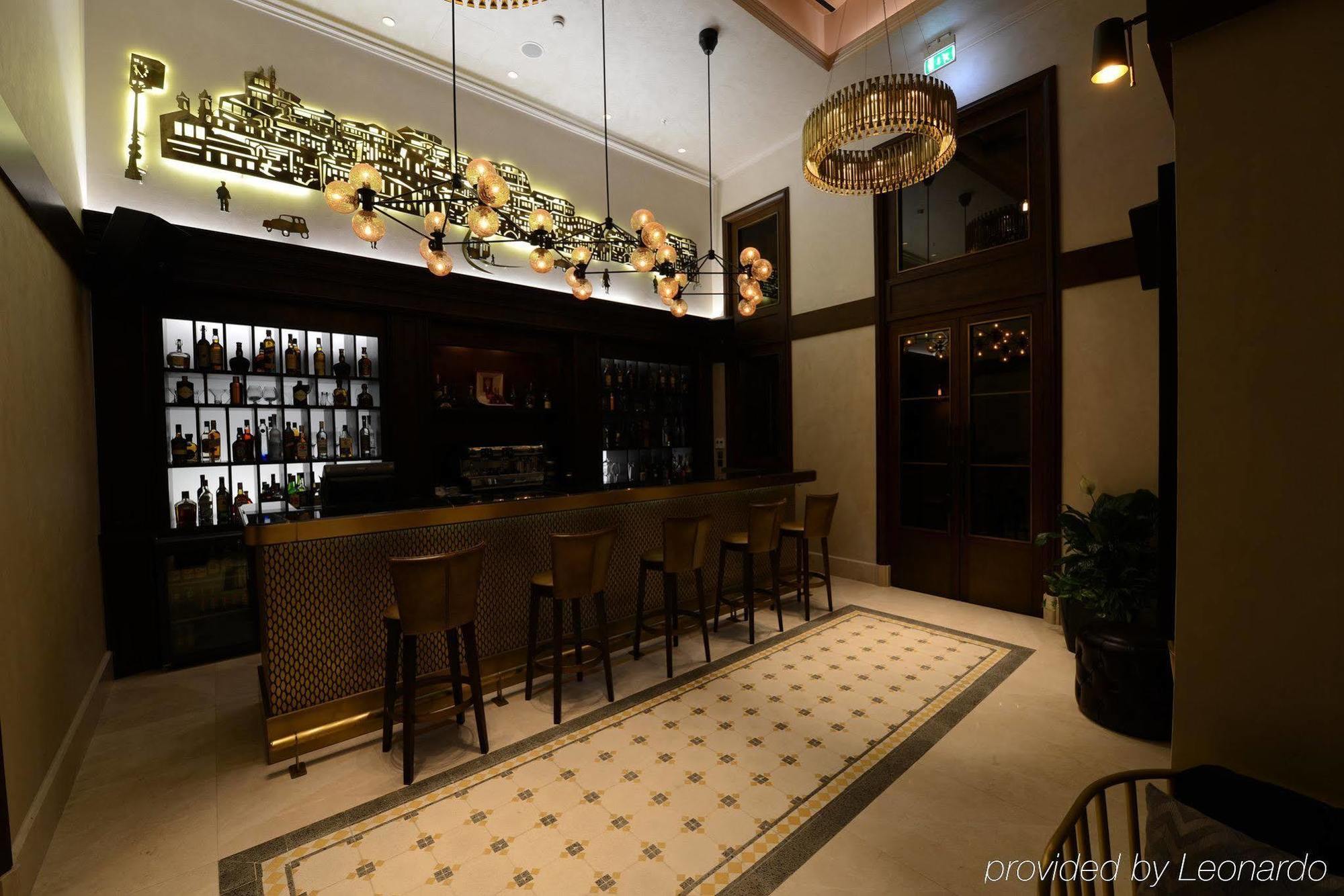ホテル 10 Karakoy イスタンブール エクステリア 写真 The bar at the hotel