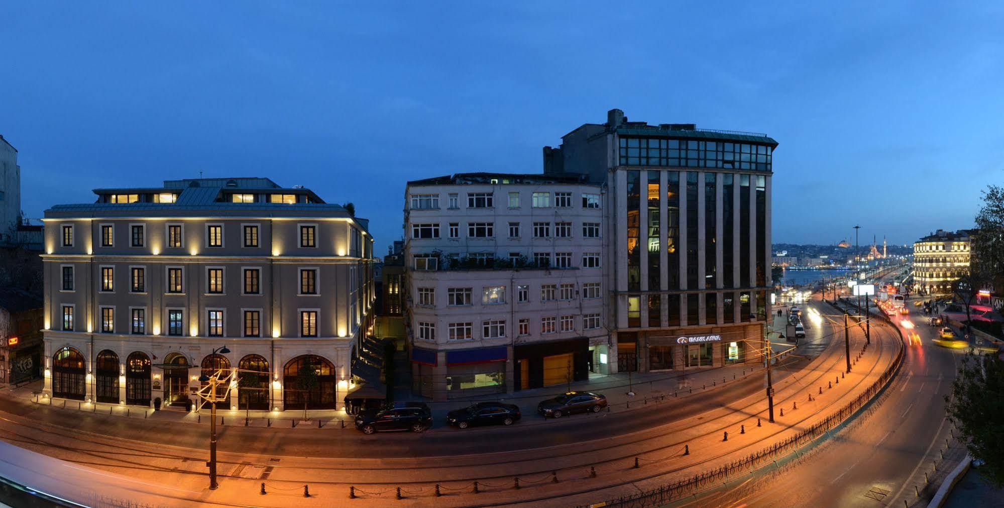 ホテル 10 Karakoy イスタンブール エクステリア 写真 The building of the National Bank of Serbia